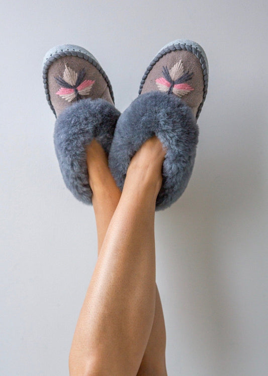 Women's Sheepskin Moccasin Slippers – Winter Sky